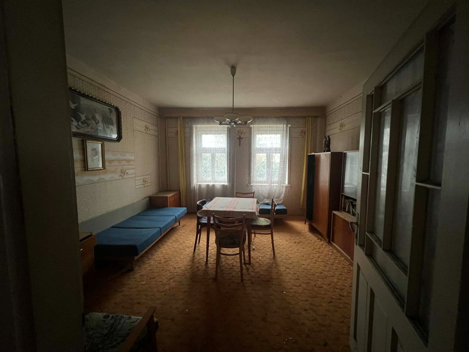 PREDAJ – Rodinný dom na rekonštrukciu s veľkým pozemkom – Kuraľany