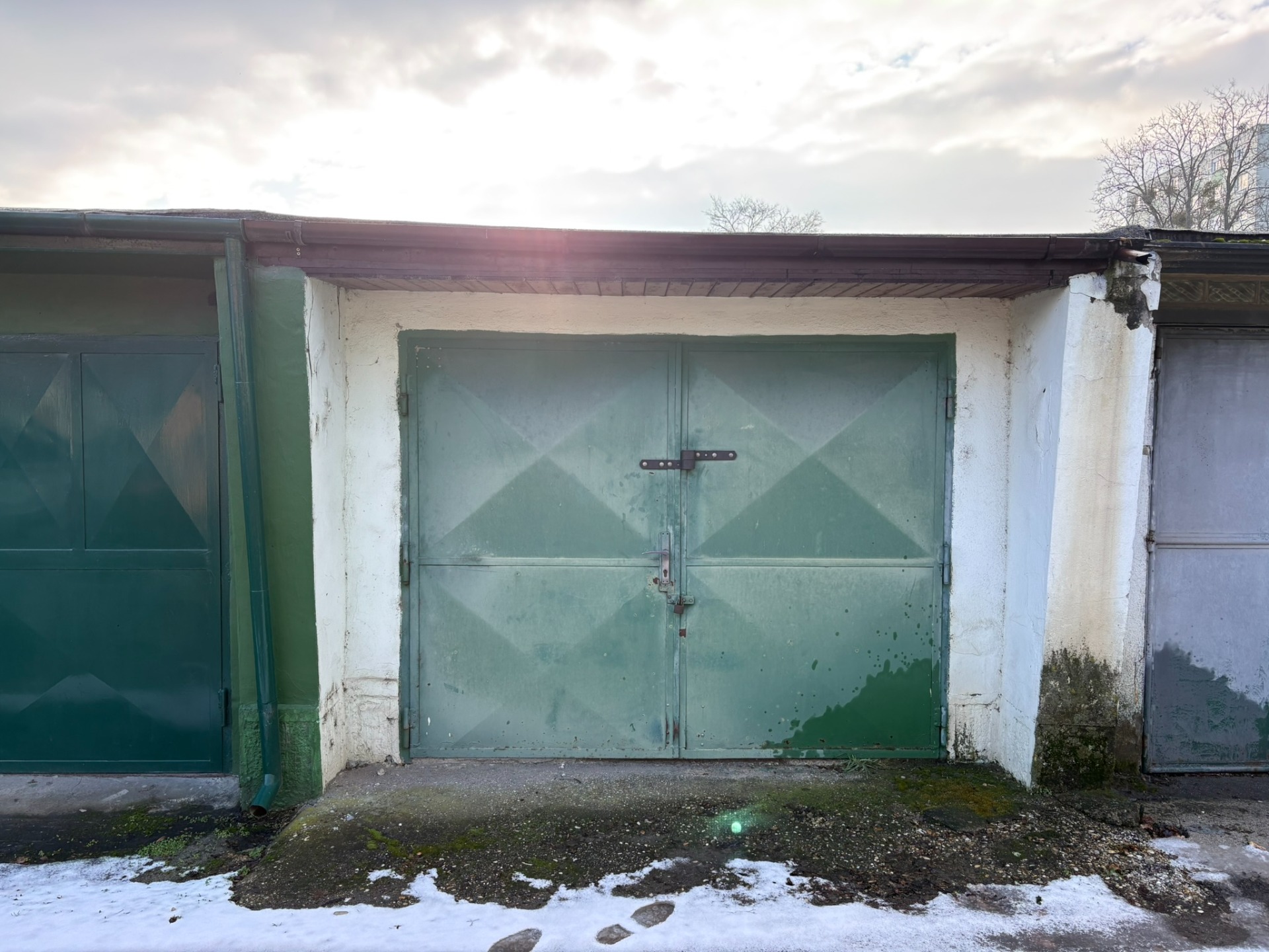 Garáž na predaj v Galante za kaštieľom