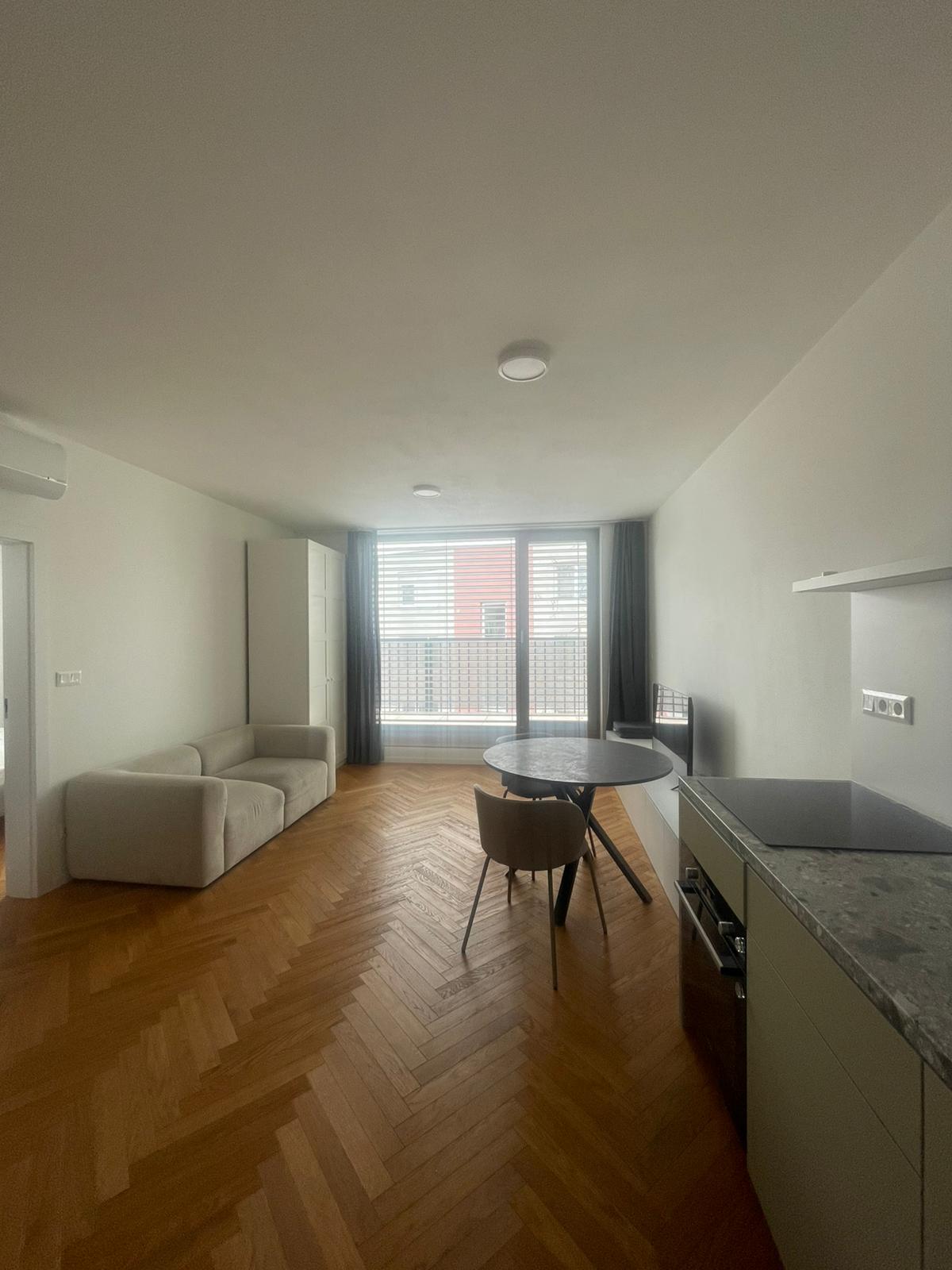 Moderný 2-izbový byt v centre Nitry s balkónom